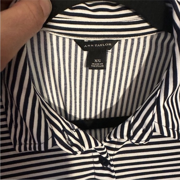 Ann Taylor Striped Button Down Blouse Black White Long Sleeve XS - Picture 4 of 6